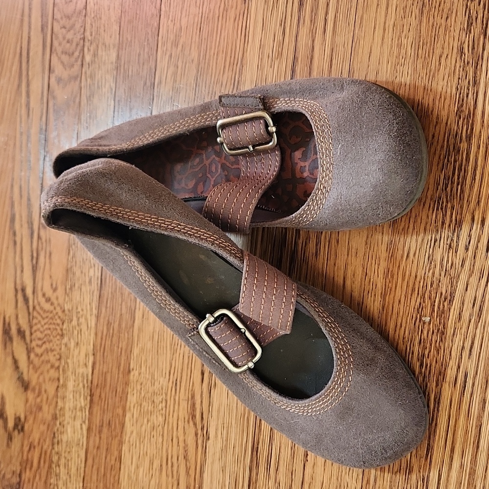 Dress shoes